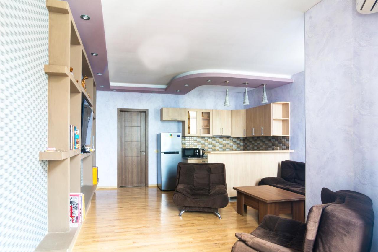 Apartment On Takaishvili Street Batumi Exterior photo