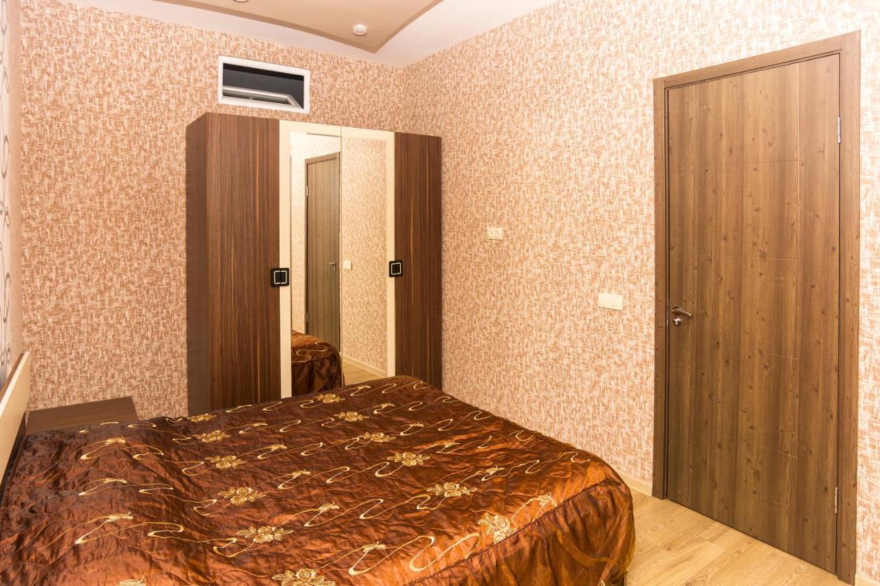 Apartment On Takaishvili Street Batumi Exterior photo