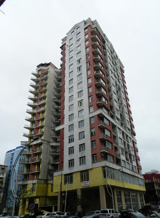 Apartment On Takaishvili Street Batumi Exterior photo